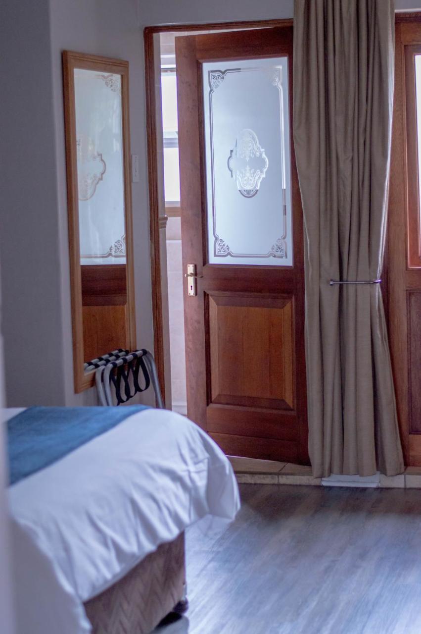 314 On Clark Guest House Pretoria-Noord Eksteriør bilde