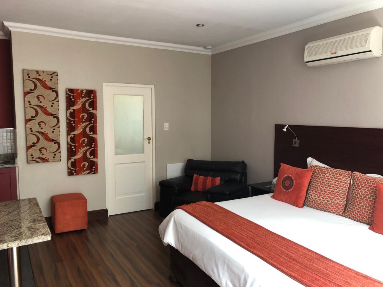 314 On Clark Guest House Pretoria-Noord Eksteriør bilde