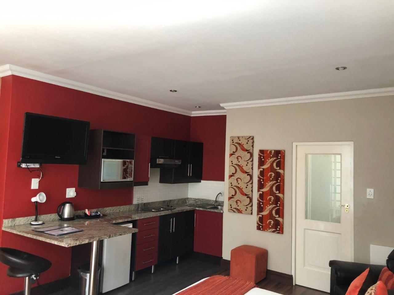 314 On Clark Guest House Pretoria-Noord Eksteriør bilde