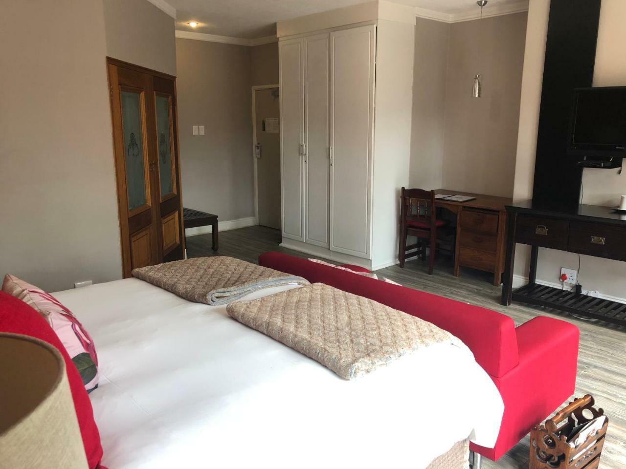 314 On Clark Guest House Pretoria-Noord Eksteriør bilde